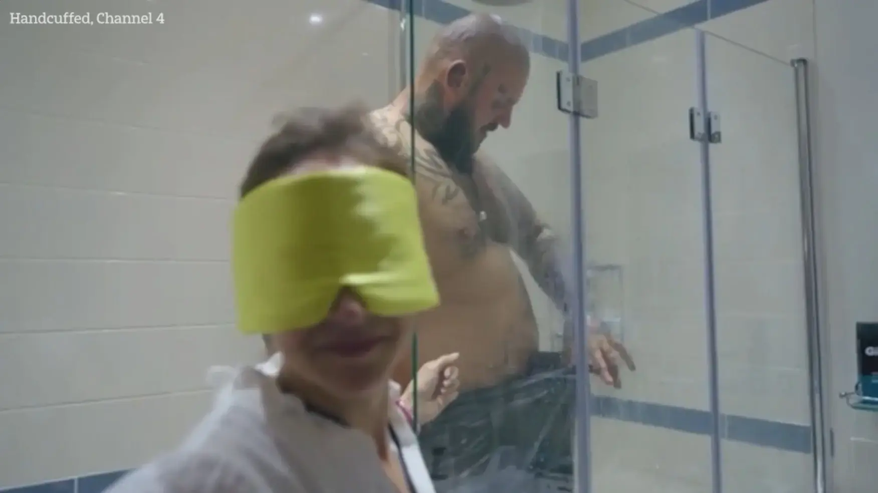 צ'רלי ורוב מתקלחים יחד צ'רלי ורוב מתקלחים יחד
