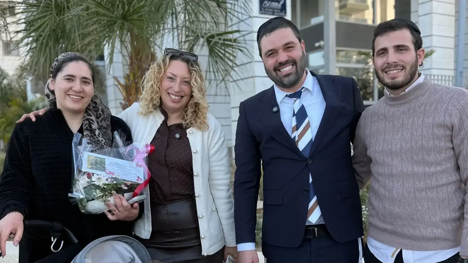 הפתעה מרגשת ליום האישה עבור נשות המילואימניקים שהבתים שלהן נפגעו מטיל בבאר שבע 
