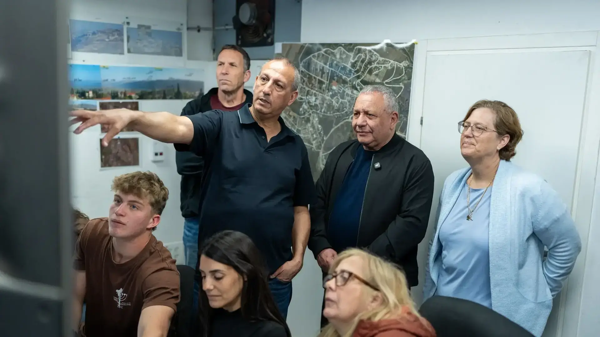 אייזנקוט במהלך ביקורו בגבול הצפון אייזנקוט במהלך ביקורו בגבול הצפון