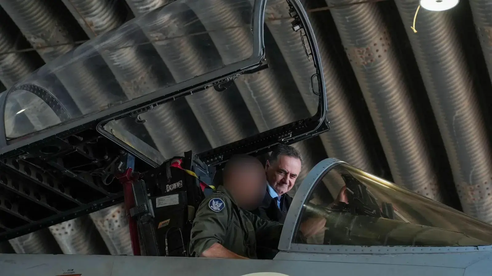 שר הביטחון ישראל כ"ץ בסיור בבסיס תל נוף, 17 במרץ 2026 שר הביטחון ישראל כ"ץ בסיור בבסיס תל נוף, 17 במרץ 2026