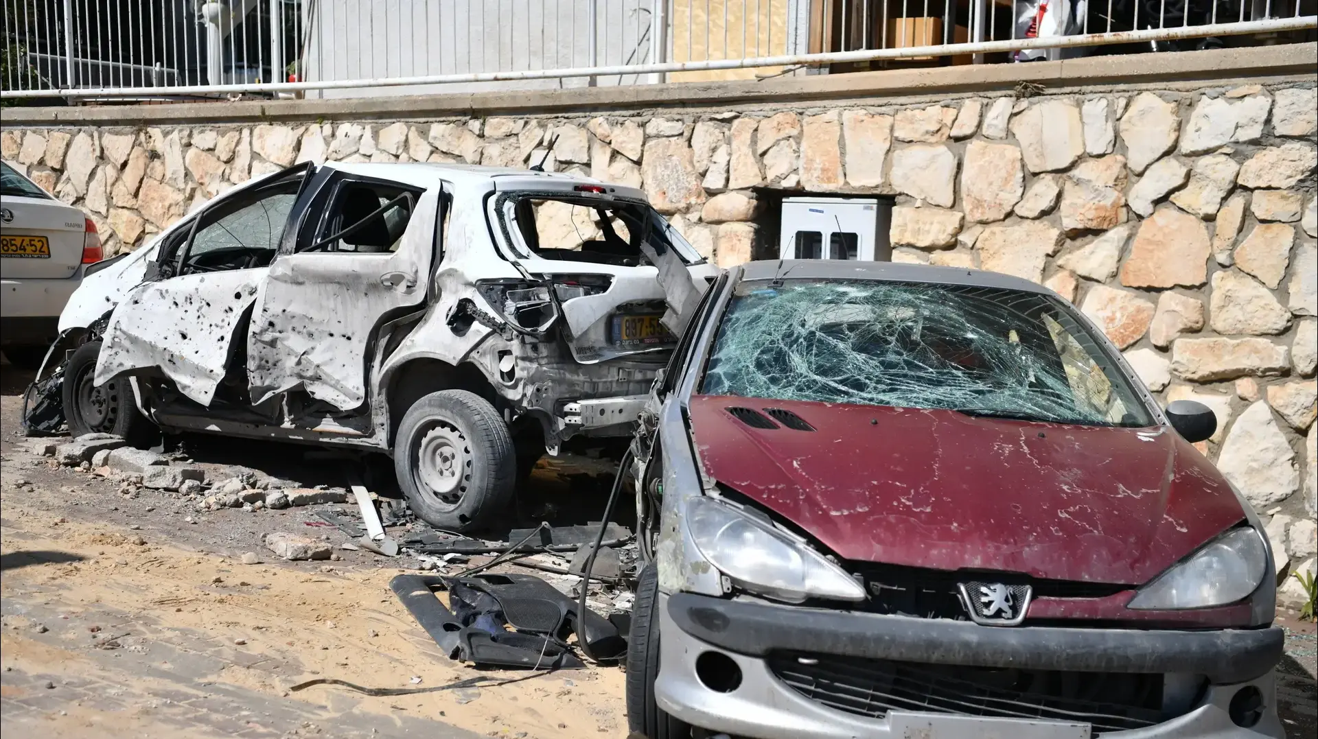 נזק למכוניות, זירת נפילה, חצור הגלילית, 17 במרץ 2026 נזק למכוניות, זירת נפילה, חצור הגלילית, 17 במרץ 2026