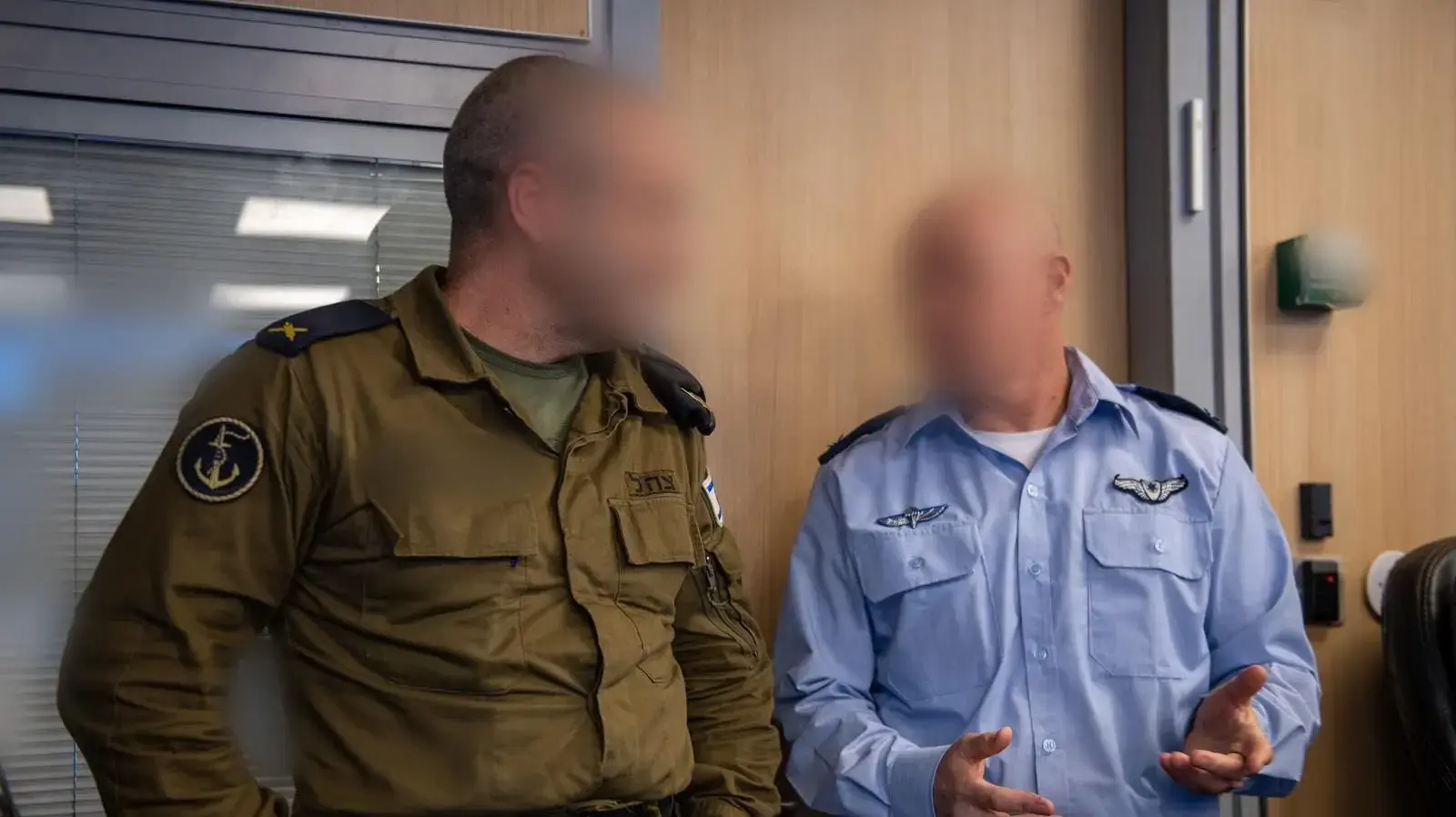 מפקדי חיל הים וחיל האוויר בעת ניהול התקיפות בצפון איראן מבור חיל האוויר מפקדי חיל הים וחיל האוויר בעת ניהול התקיפות בצפון איראן מבור חיל האוויר