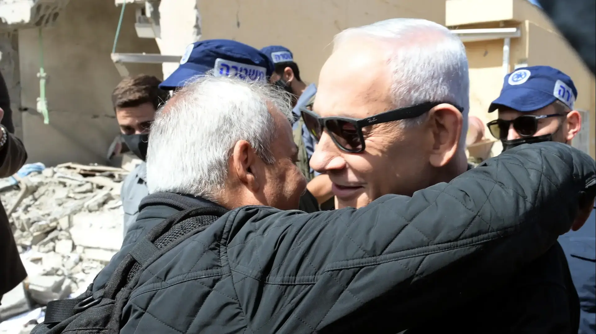 ראש הממשלה בנימין נתניהו עם בני ביטון ראש העירייה, זירת נפילה, דימונה, 22 במרץ 2026