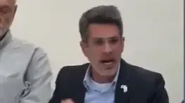 אביחי שטרן בזעקה מול נציגים של משרדי ממשלה שהגיעו היום לצפון אביחי שטרן בזעקה מול נציגים של משרדי ממשלה שהגיעו היום לצפון