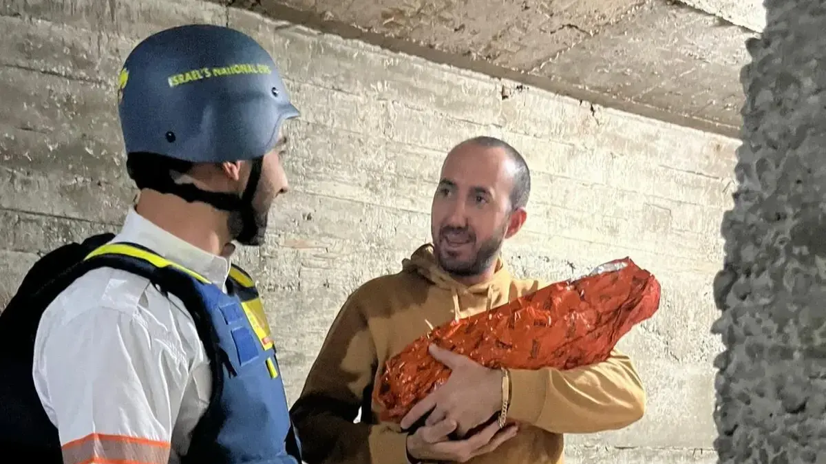 נולד תחת אזעקות: צוות מד״א יילד תינוק ורץ איתו למקלט דקות לאחר מכן