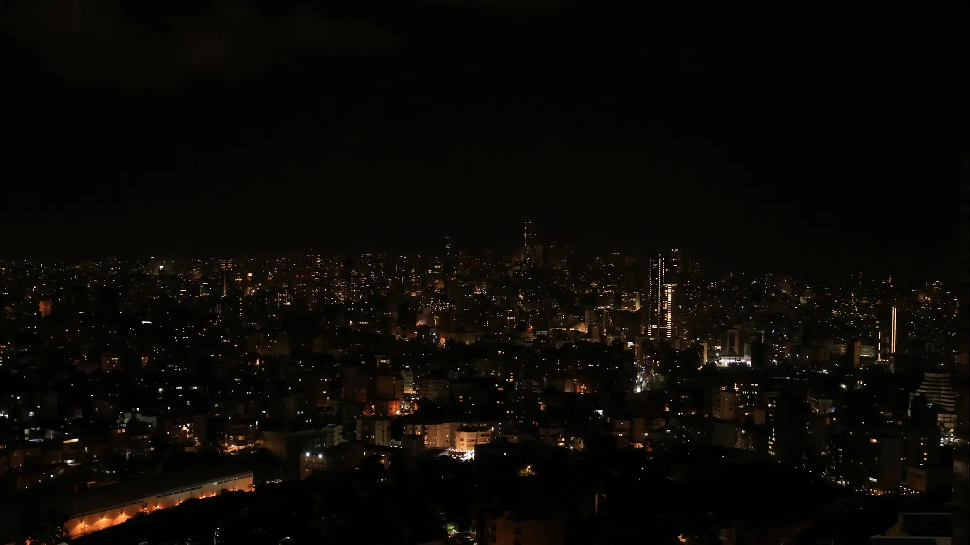 טהרן חשוכה לאחר תקיפת תשתיות חשמל 29.3.26 טהרן חשוכה לאחר תקיפת תשתיות חשמל 29.3.26