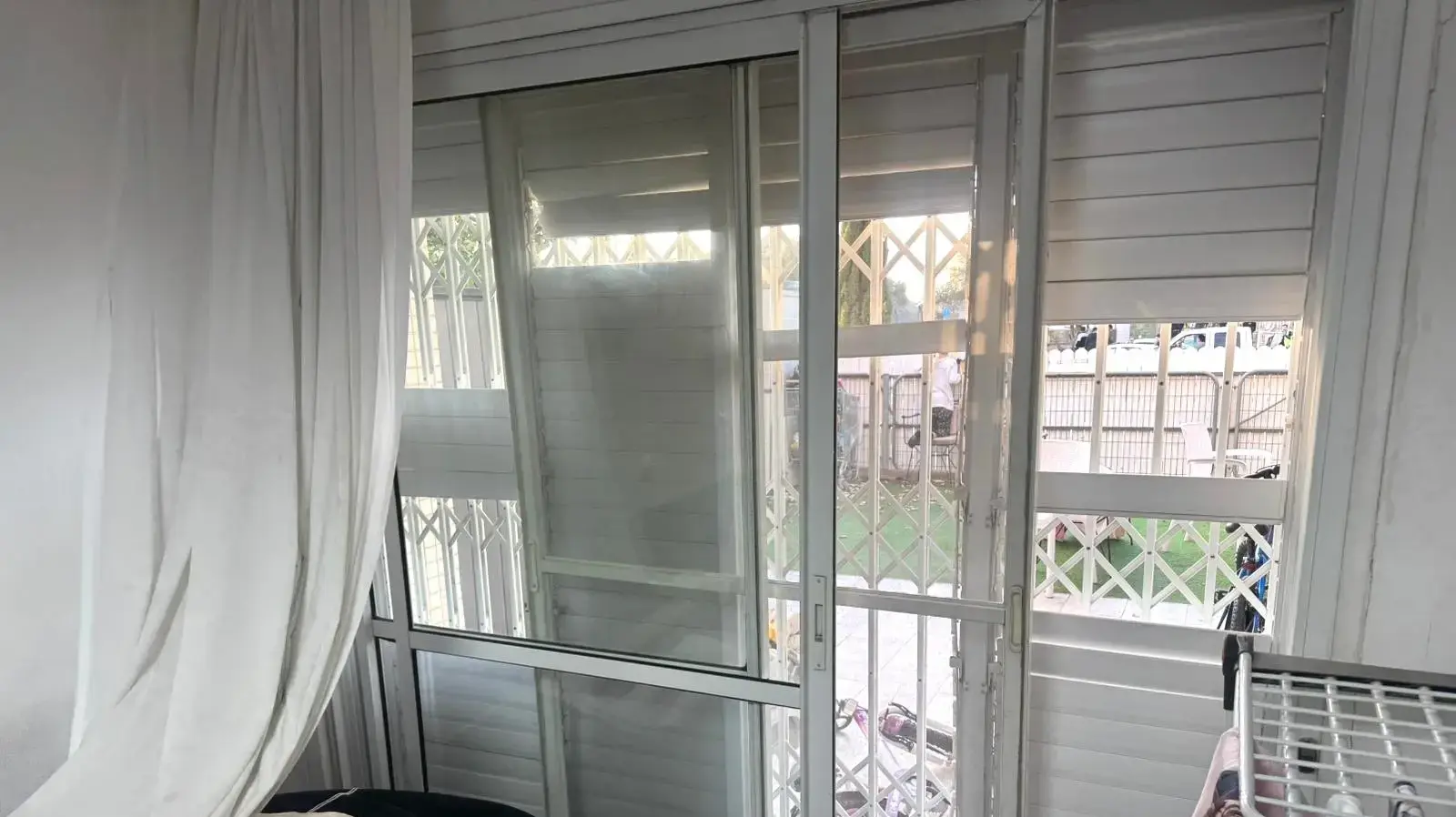 הנזקים שנגרמו לבתים מההדף של הנפילה בבאר שבע הנזקים שנגרמו לבתים מההדף של הנפילה בבאר שבע