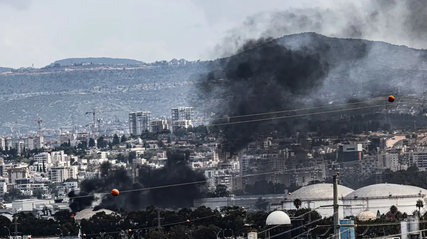 פגיעה בבית הזיקוק בחיפה פגיעה בבית הזיקוק בחיפה