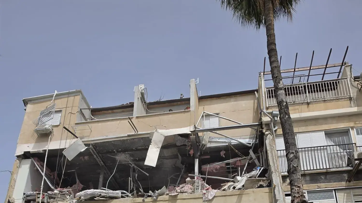 זירת פגיעה בבני ברק 4.4.26 זירת פגיעה בבני ברק 4.4.26