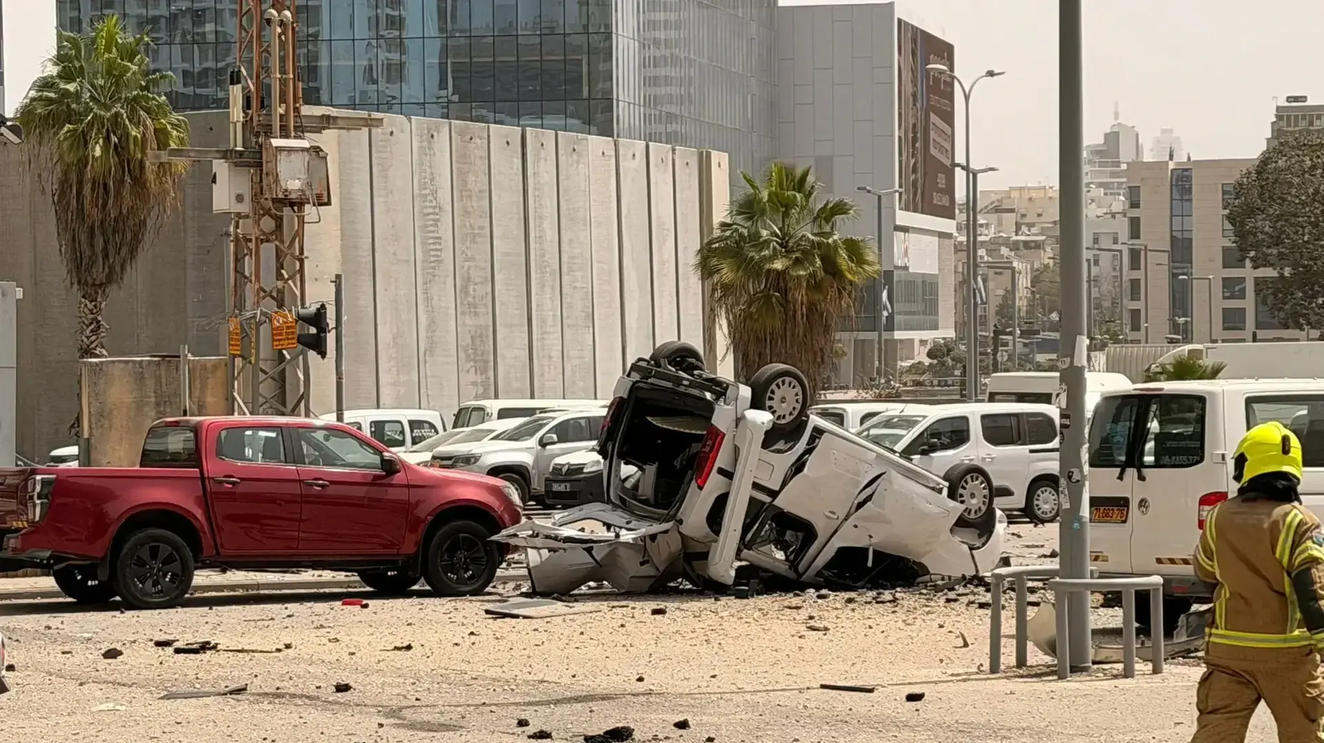 זירת נפילה, תל אביב, 4 באפריל 2026 זירת נפילה, תל אביב, 4 באפריל 2026