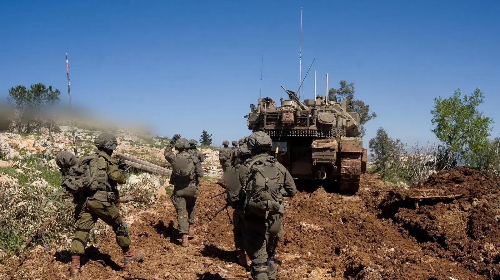 כוחות חטיבת 769 בפעילות קרקעית בדרום לבנון כוחות חטיבת 769 בפעילות קרקעית בדרום לבנון