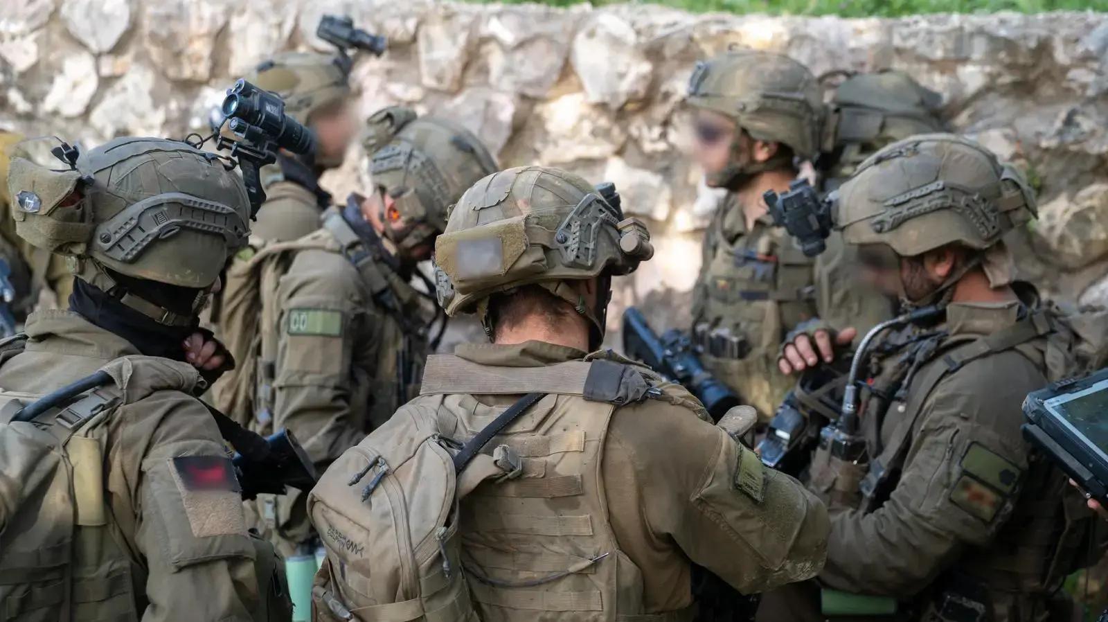 צוות הקרב הגדודי 46 בעומק שטח לבנון צוות הקרב הגדודי 46 בעומק שטח לבנון
