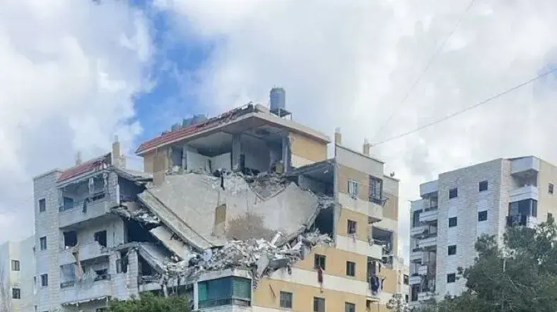 צה"ל תקף במהלומת פתע מאות מחבלי חיזבאללה במפקדות ברחבי לבנון. צה"ל תקף במהלומת פתע מאות מחבלי חיזבאללה במפקדות ברחבי לבנון.