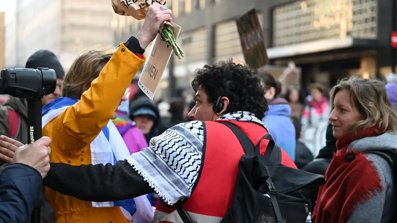 קרולינה פרסלר בהפגנה בגרמניה קרולינה פרסלר בהפגנה בגרמניה