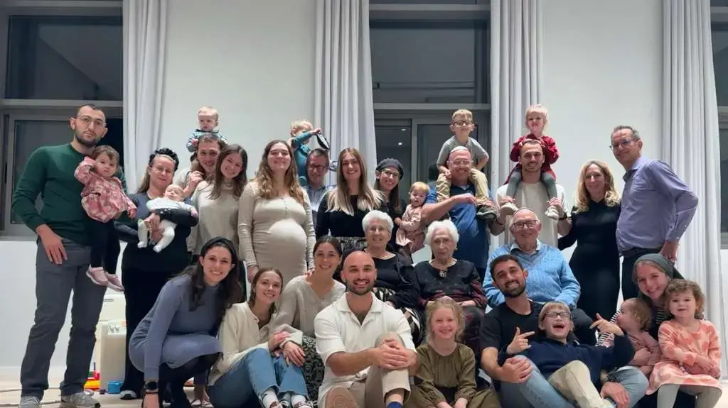 משפחתה של שרלוט רות משפחתה של שרלוט רות