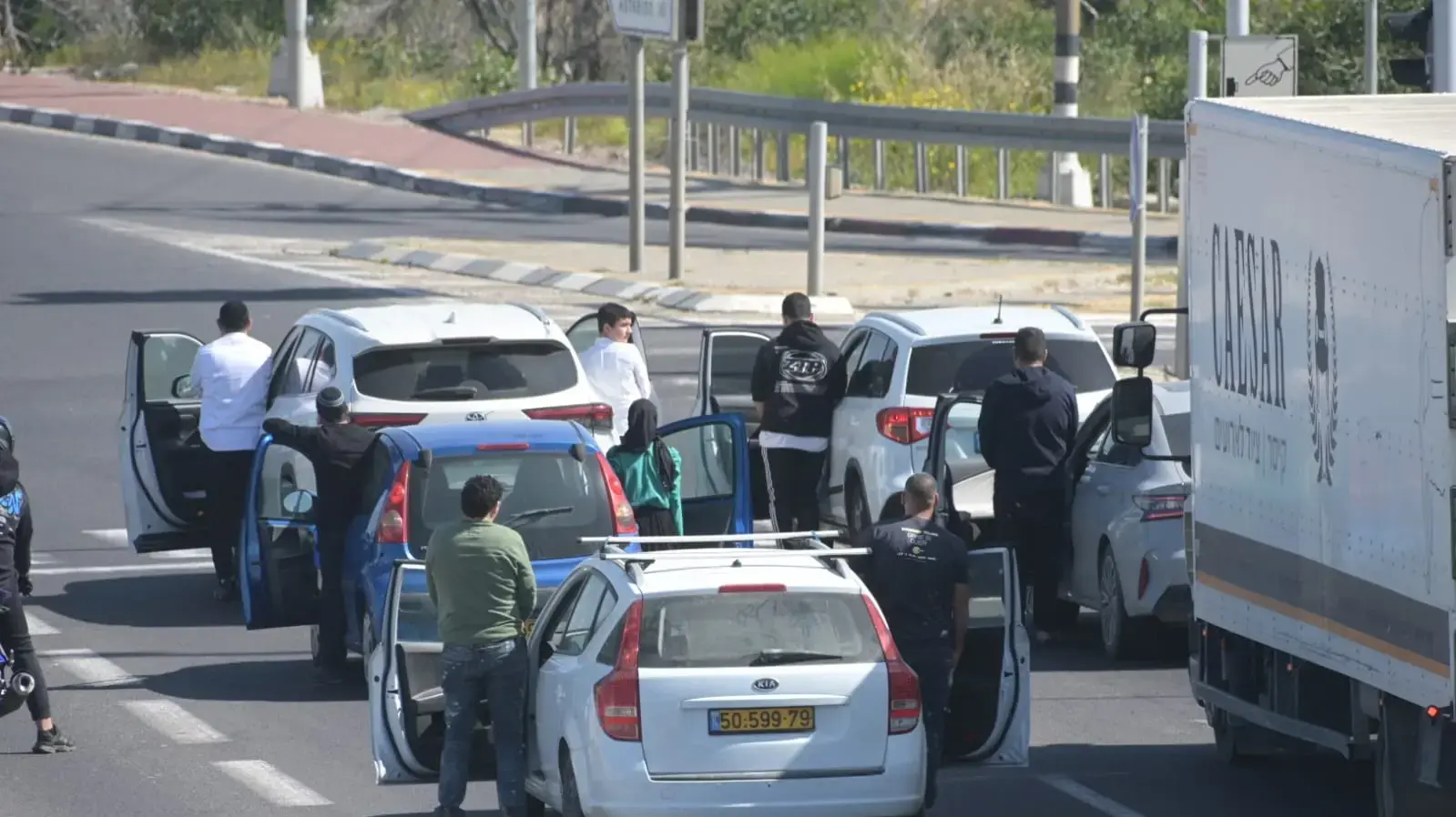 צפירה לזכר יום השואה, צומת סילבר בדרום. 14 באפריל 2026 צפירה לזכר יום השואה, צומת סילבר בדרום. 14 באפריל 2026