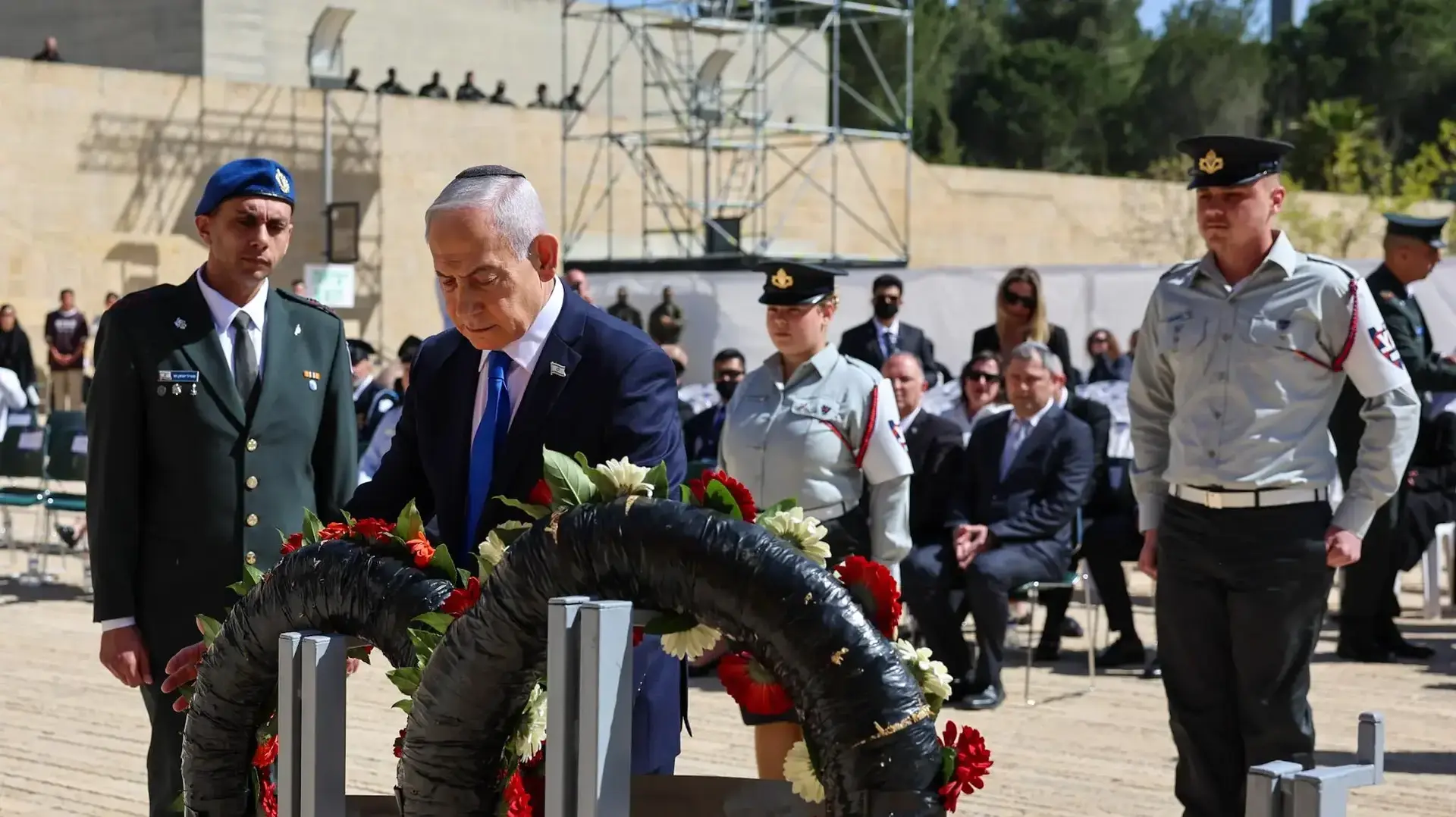 טקס הנחת הזרים באוהל יזכור-בהשתתפות נשיא המדינה, ראש הממשלה, יושב ראש הכנסת, נשיא בית המשפט העליון. 14 באפריל 2026