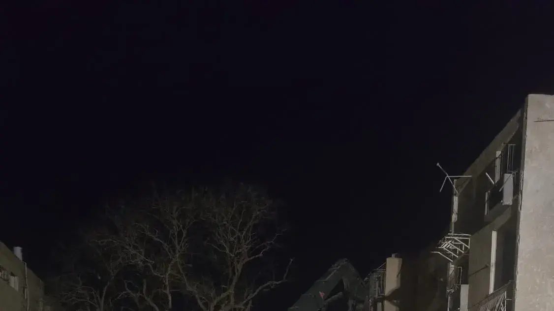 הריסת הבניינים שנפגעו מטיל איראני בערד הריסת הבניינים שנפגעו מטיל איראני בערד