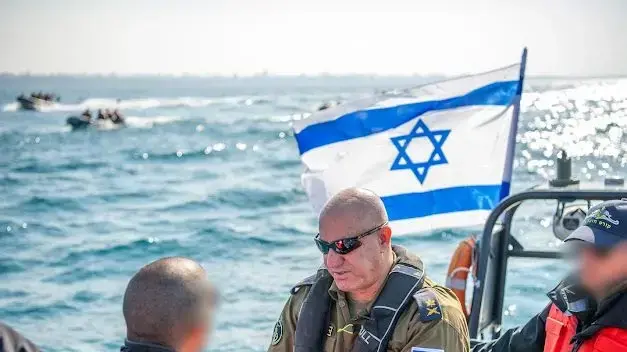 מפקד חיל הים, האלוף דוד סער סלמה, בפעילות של החיל במהלך המלחמה