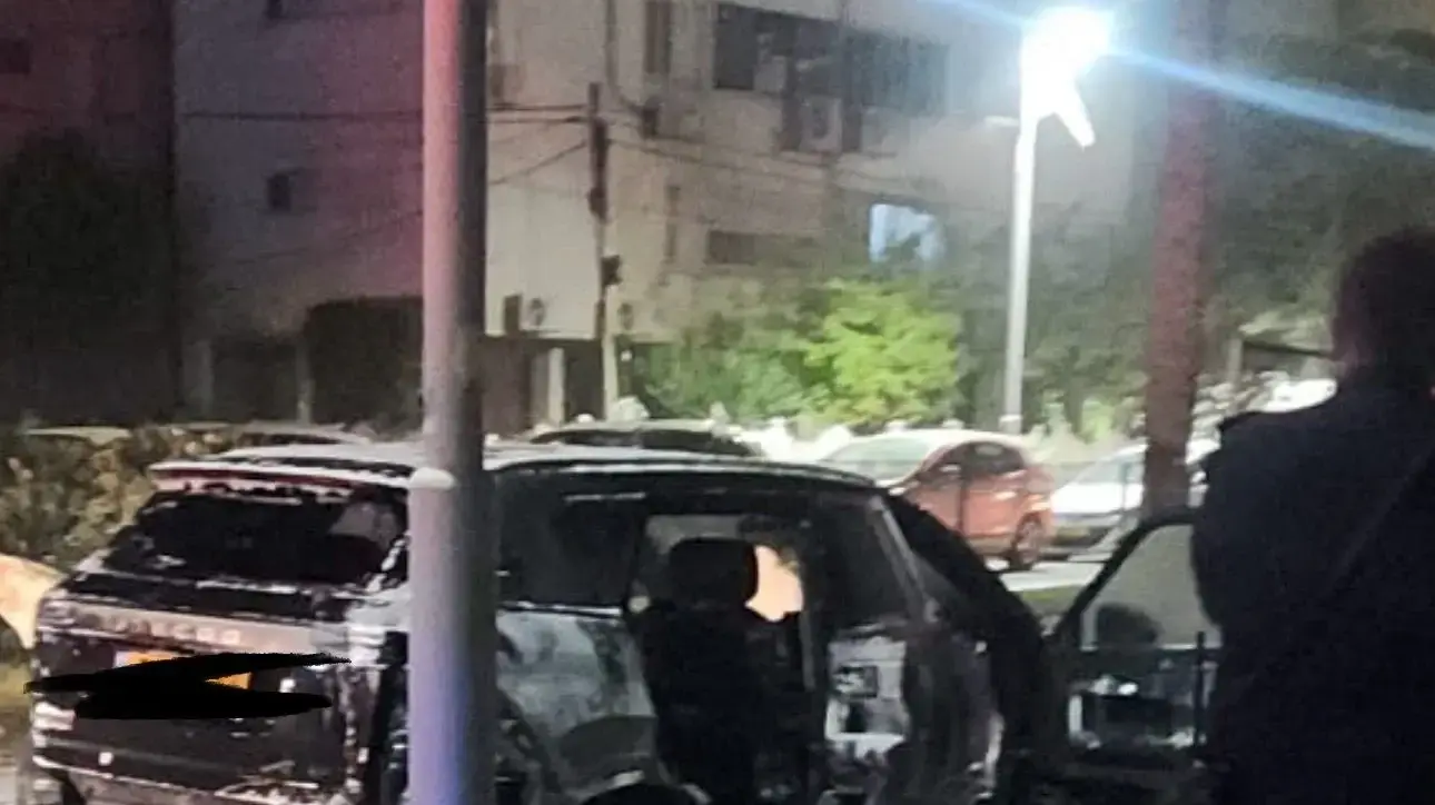 רכב של מקורבת לראש העיר לשעבר בעכו עלה באש
