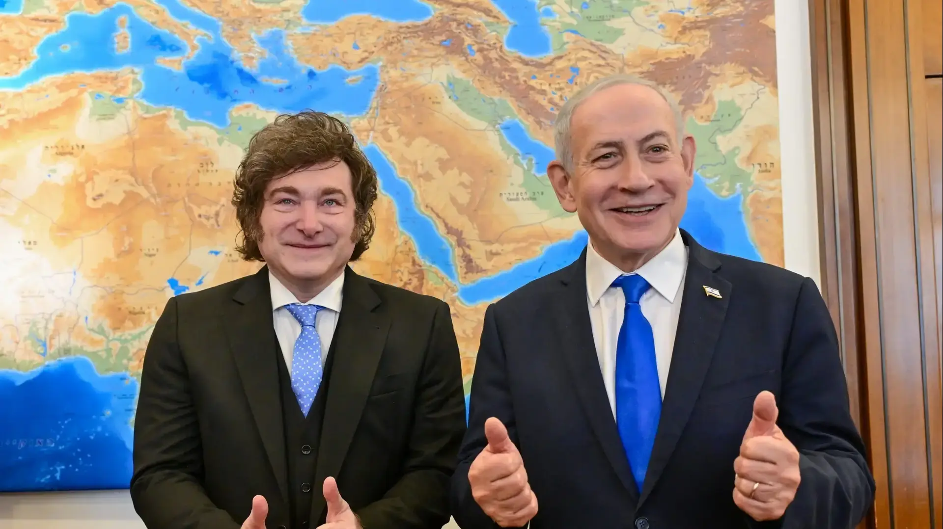 ראש הממשלה בנימין נתניהו נפגש כעת בלשכתו בירושלים עם נשיא ארגנטינה חאבייר מיליי.
ראש הממשלה בנימין נתניהו נפגש כעת בלשכתו בירושלים עם נשיא ארגנטינה חאבייר מיליי.