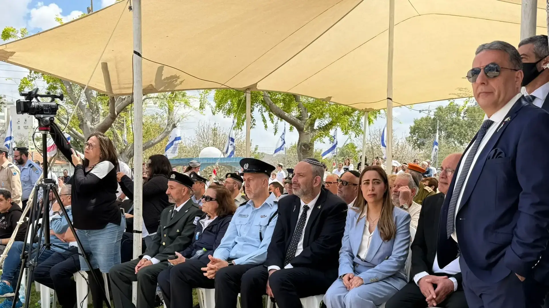 טקס יום הזכרון לחללי צה"ל בלוד טקס יום הזכרון לחללי צה"ל בלוד