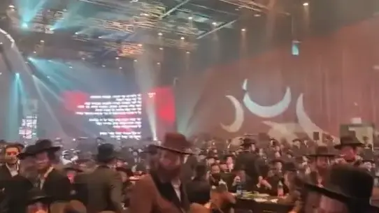 אירוע של חסידות גור באולם אירועים בערב יום הזיכרון אירוע של חסידות גור באולם אירועים בערב יום הזיכרון