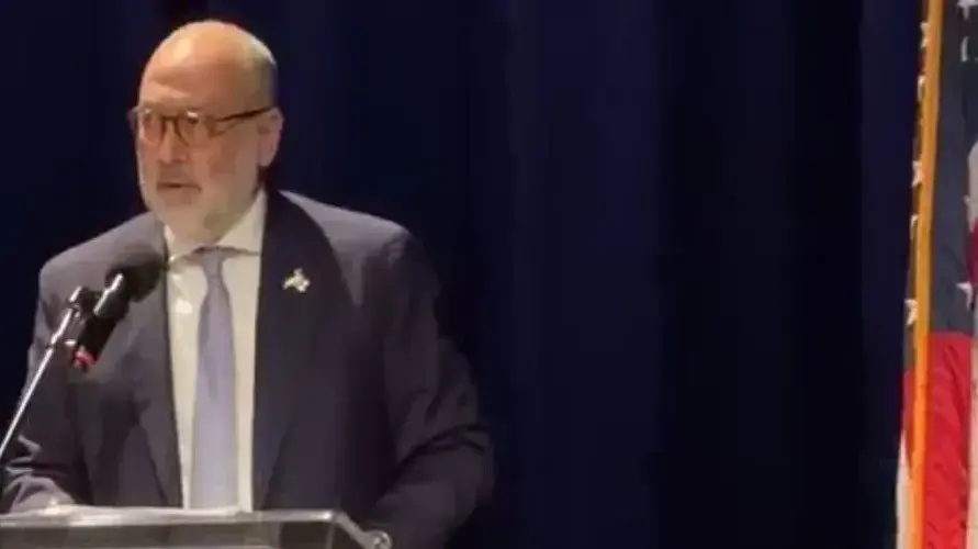 קריאות מחאה לעבר  הקונסול הכללי של ישראל לצפון מערב ארצות הברית, מרקו סרמונטה