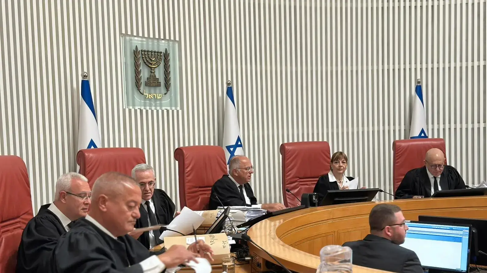 עתירה בדרישה להקים ועדת חקירה ממלכתית לאירועי 7 באוקטובר, ביהמ"ש העליון, 23 באפריל 2026 עתירה בדרישה להקים ועדת חקירה ממלכתית לאירועי 7 באוקטובר, ביהמ"ש העליון, 23 באפריל 2026