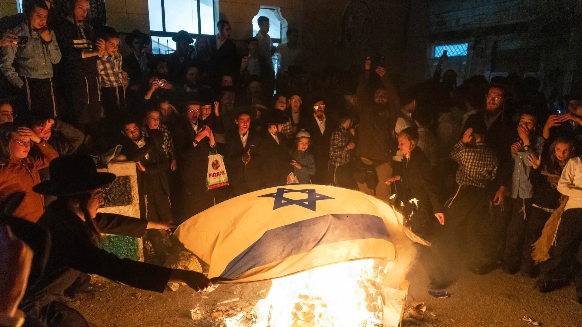 שריפת דגל ישראל בשכונת מאה שערים, יום העצמאות, 22 באפריל 2026