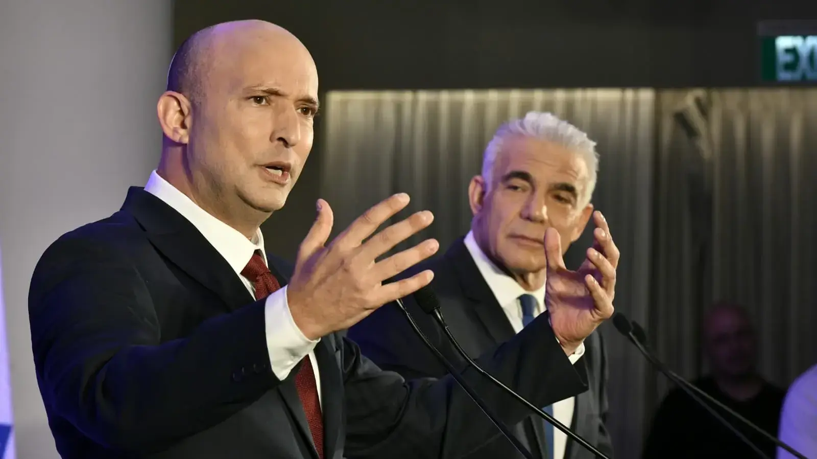 יאיר לפיד ונפתלי בנט מצהירים על איחוד מפלגתם, 'ביחד' ברשות בנט, 26 באפריל 2026 יאיר לפיד ונפתלי בנט מצהירים על איחוד מפלגתם, 'ביחד' ברשות בנט, 26 באפריל 2026