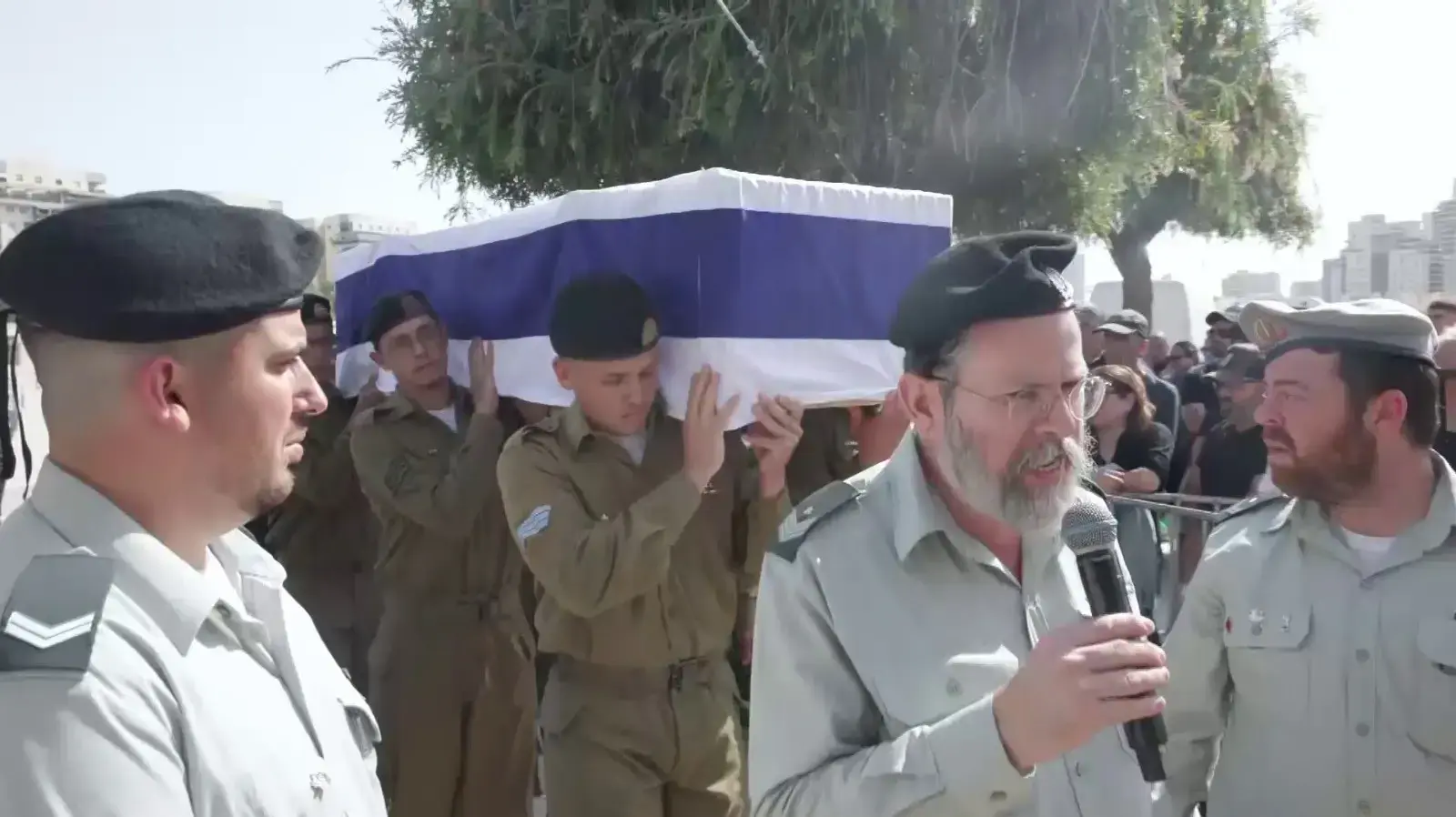 הלוויה של סמל עידן פוקס, בית העלמין סגולה הלוויה של סמל עידן פוקס, בית העלמין סגולה