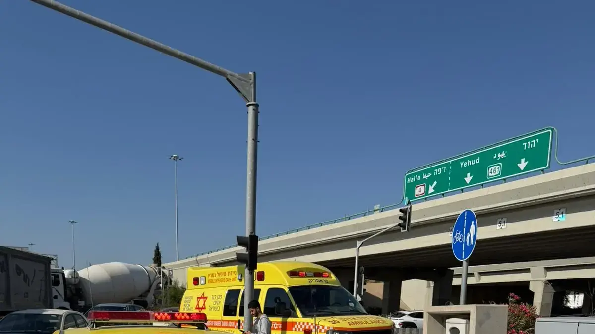רוכב קורקינט חשמלי כבן 40 נהרג מפגיעת רכב במחלף מסובים רוכב קורקינט חשמלי כבן 40 נהרג מפגיעת רכב במחלף מסובים
