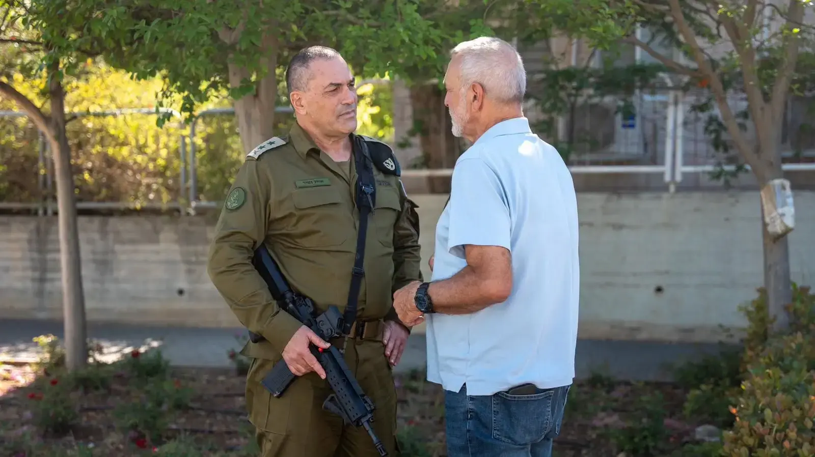 סיור הרמטכ״ל, אייל זמיר באוגדה 36 במרחב העיירה א-טייבה שבדרום לבנון סיור הרמטכ״ל, אייל זמיר באוגדה 36 במרחב העיירה א-טייבה שבדרום לבנון