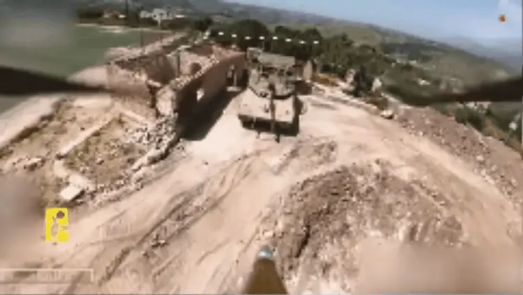 תיעוד של רחפן חיזבאללה תוקף בסיס צה"ל תיעוד של רחפן חיזבאללה תוקף בסיס צה"ל