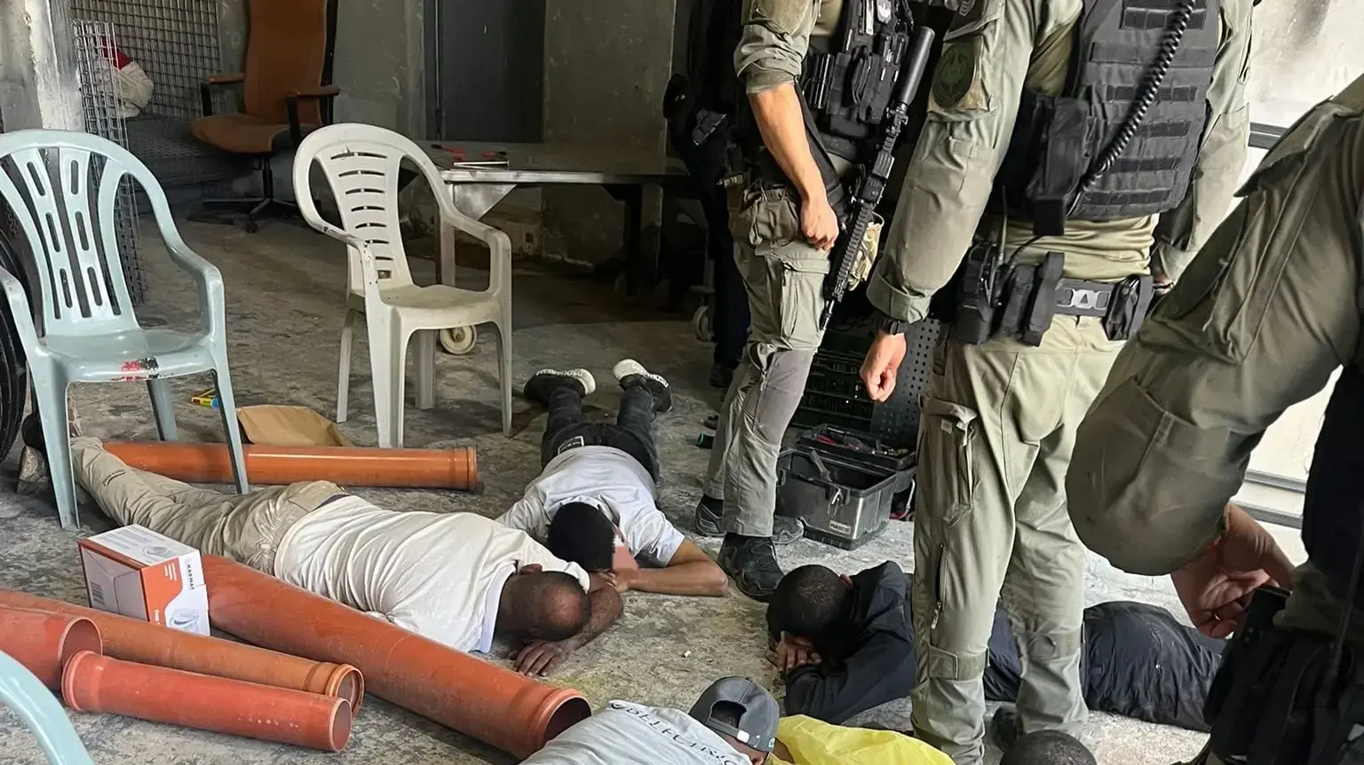 מאות שוטרים ולוחמי המשמר הלאומי פשטו על העיר רהט מאות שוטרים ולוחמי המשמר הלאומי פשטו על העיר רהט