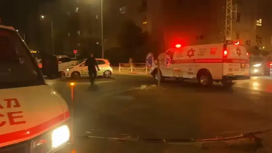 נהג פגע בהולכי רגל בתהלוכת ל״ג בעומר בבאר שבע; שלושה נפצעו קל נהג פגע בהולכי רגל בתהלוכת ל״ג בעומר בבאר שבע; שלושה נפצעו קל