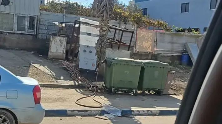 פחי זבל ששימשו כתחנת דלק לא חוקית, תל שבע