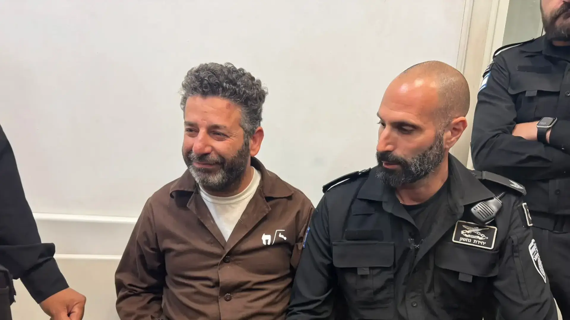 סייף אבו קשק פעיל המשט לעזה שהובא לחקירה בארץ, דיון הארכת מעצר בבימ"ש השלום אשקלון, 5 במאי 2026 סייף אבו קשק פעיל המשט לעזה שהובא לחקירה בארץ, דיון הארכת מעצר בבימ"ש השלום אשקלון, 5 במאי 2026