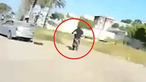 לוחמי יחידת יואב של מחוז דרום עצרו בתום מרדף רוכב אופנוע ללא רישיון נהיגה שניסה להימלט ביישוב תל שבע לוחמי יחידת יואב של מחוז דרום עצרו בתום מרדף רוכב אופנוע ללא רישיון נהיגה שניסה להימלט ביישוב תל שבע