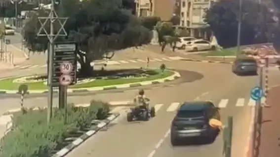 טרקטורון איבד שליטה ודרס שתי קשישות על המדרכה בקריית מוצקין