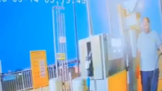 המשאית איבדה שליטה והתרסקה - המתדלק ברח בשנייה האחרונה