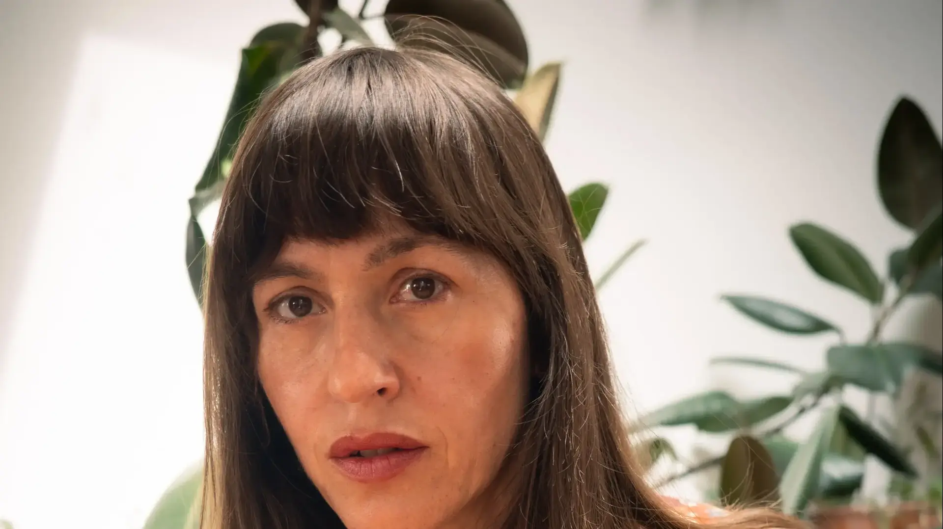 השחקנית שרה אדלר השחקנית שרה אדלר