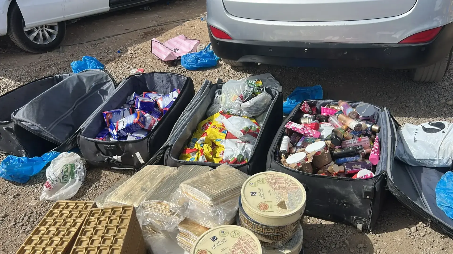 הברחת ענק מירדן שסוכלה: קופסאות סיגריות ומוצרי טבק הברחת ענק מירדן שסוכלה: קופסאות סיגריות ומוצרי טבק