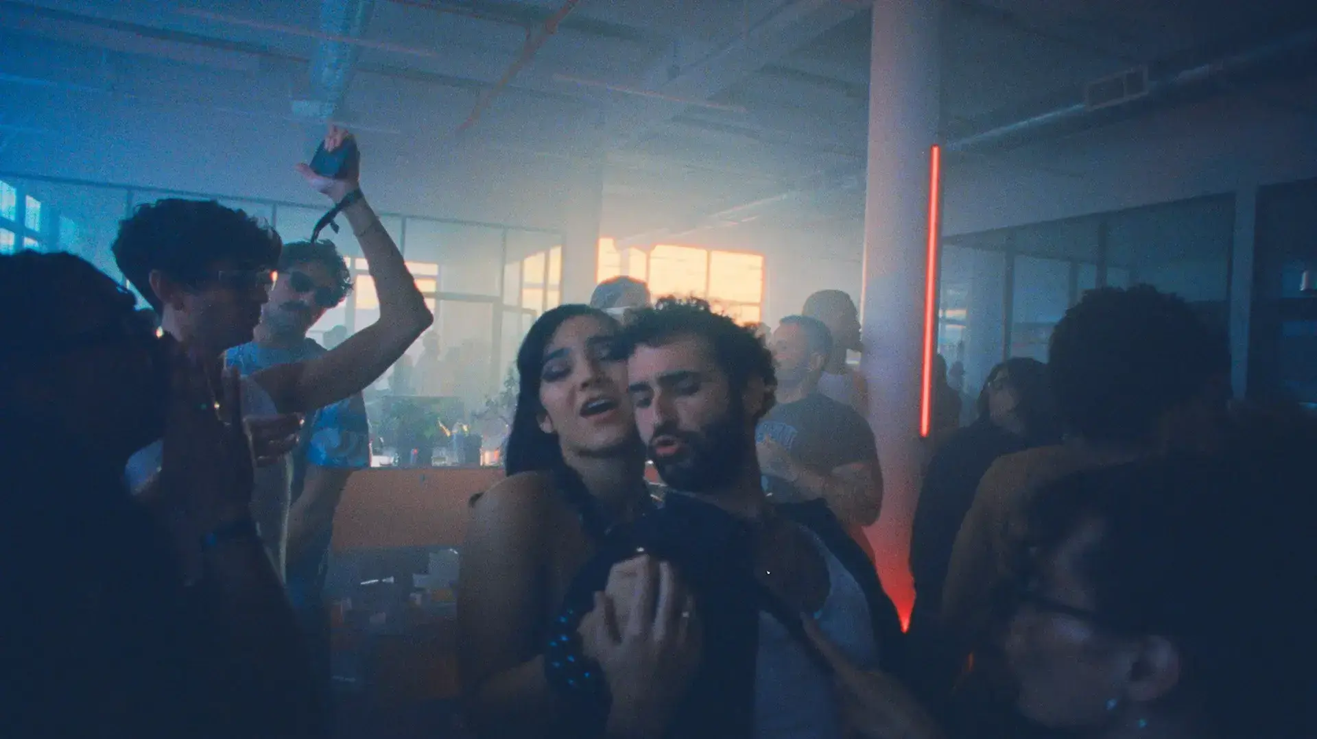 "Club Kid" של ג'ורדן פירסטמן "Club Kid" של ג'ורדן פירסטמן