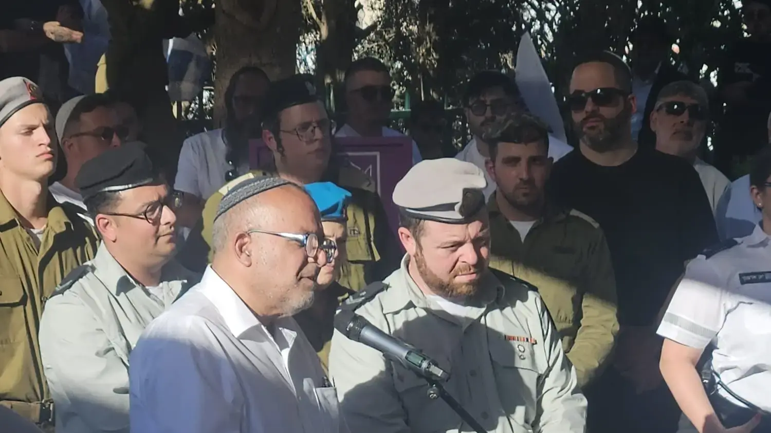 הלוויתו של סמל נהוראי לייזר בבית העלמין הצבאי, אילת, 25 במאי 2026 הלוויתו של סמל נהוראי לייזר בבית העלמין הצבאי, אילת, 25 במאי 2026