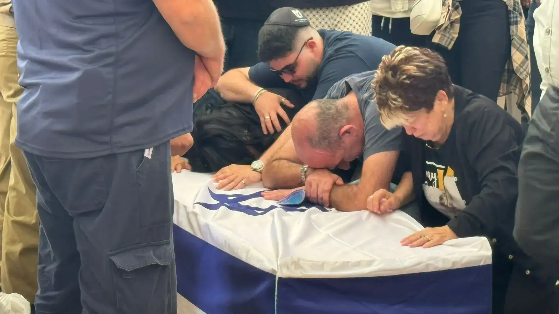 הלוויתה של סמל רותם ינאי בבית העלמין בגבעת עדה