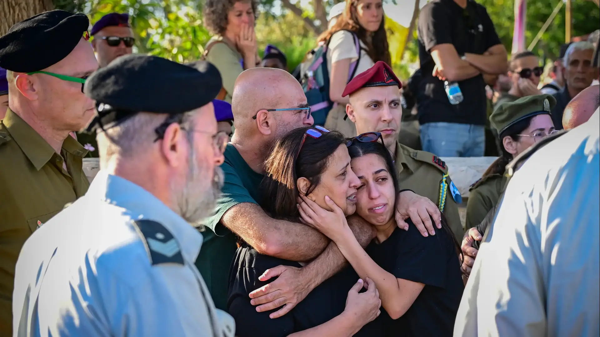 הלוויתו של אורי יוסף סילבסטר, בית העלמין הצבאי פתח תקווה, 2 ביוני 2026 הלוויתו של אורי יוסף סילבסטר, בית העלמין הצבאי פתח תקווה, 2 ביוני 2026