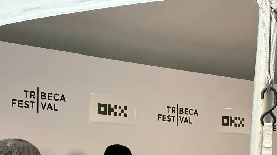 צוות "הבדחן" בהקרנת הבכורה של הסרט בפסטיבל טרייבקה 2026 צוות "הבדחן" בהקרנת הבכורה של הסרט בפסטיבל טרייבקה 2026