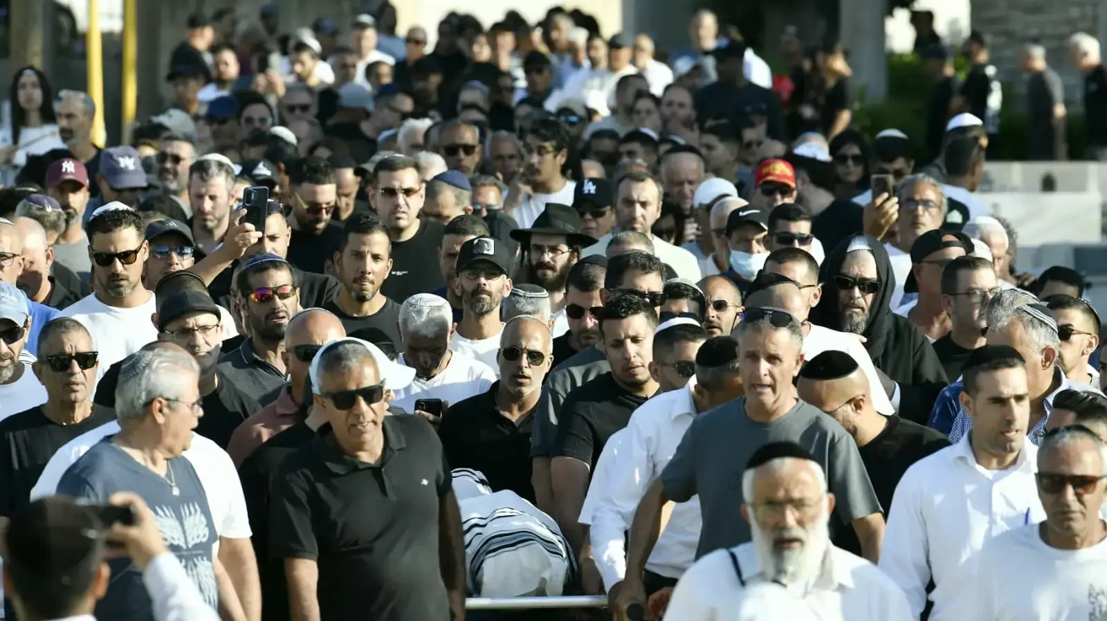 הלוויה של ישי לוי, בית העלמין ראש העין, 7 ביוני 2026 הלוויה של ישי לוי, בית העלמין ראש העין, 7 ביוני 2026